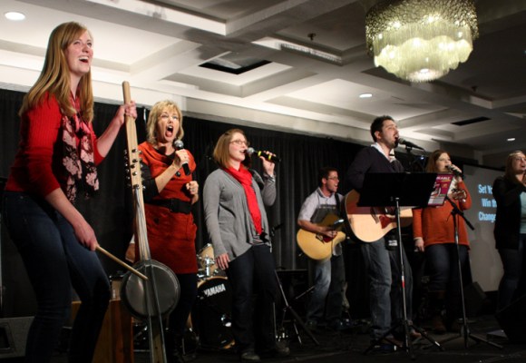 JourneyWorship's rendition of "Build Your Kingdom Here" featured a stumpf fiddle.